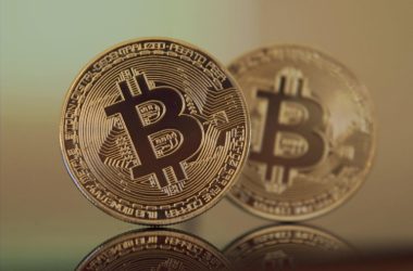 more-pain-ahead?-bitcoin-trendline-breach-sparks-talk-of-corrective-wave-in-play