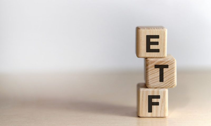 crypto-etf-boom:-155-filings-across-35-assets,-analyst-backs-index-funds