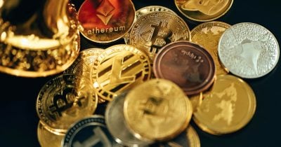 spot-xrp,-solana,-and-litecoin-etfs-may-launch-in-next-two-weeks,-expert-speculates